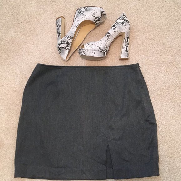 Gray Slit Side Short Skirt - Picture 1 of 4